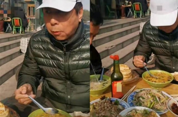 冯巩吃路边摊，1碗汤5个菜还不够，网友：明星也是人