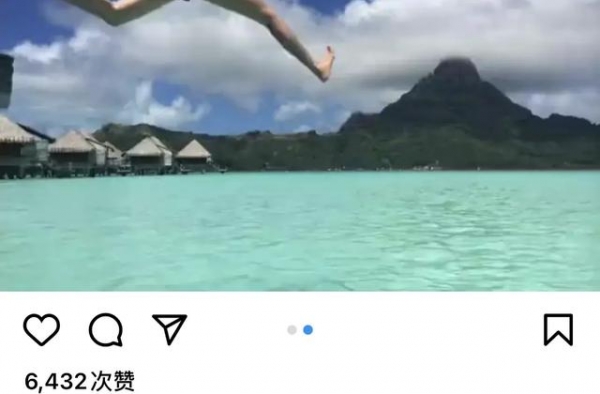 莫文蔚玉背全裸飞身跳水，大长腿吸睛弹跳力优越，50岁仍未生育