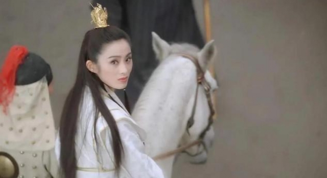 女神不再？张敏现身少林寺，面无血色，骨瘦如柴?，美人迟暮