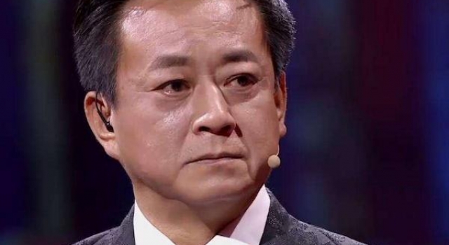 性骚扰？朱军首次发文回应，称：从未触碰过那位女士一分一毫