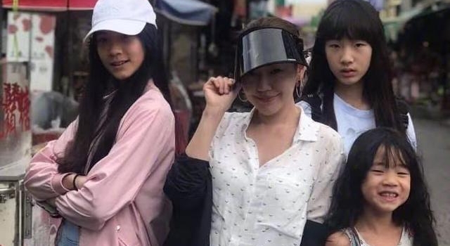 小S近照大变样！头顶长白发沧桑好多，开十级磨皮都遮不住木偶纹