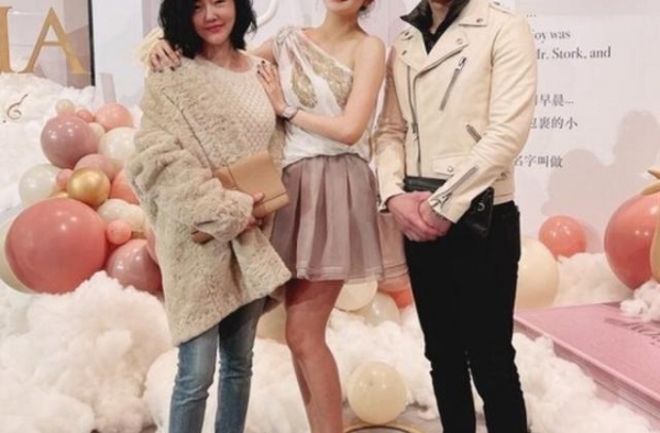 安以轩为女儿办满月酒，郭碧婷产后状态曝光，言承旭差点认不出
