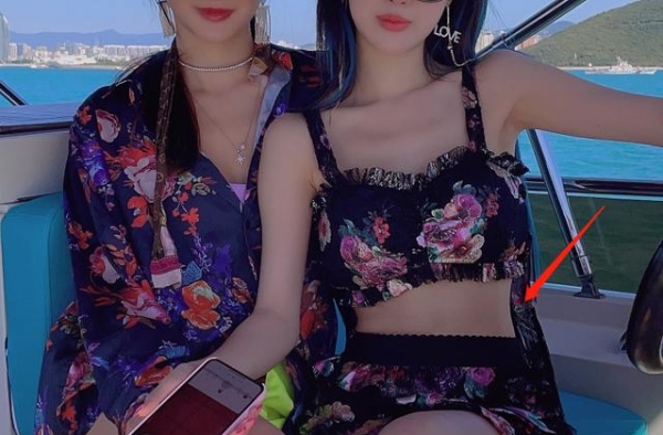 郭美美又炫富了？一个钻石手镯价格40万，被小鲜肉搂腰不避嫌