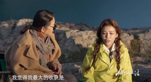 朱迅直言不再和别人对比，曾被指不如董卿，14岁进央视仍是二姐