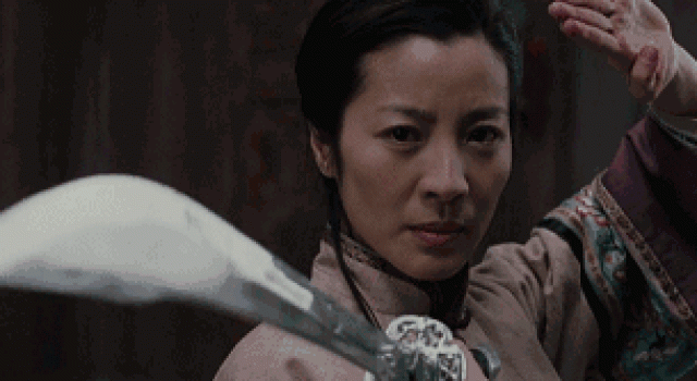 亚洲身价最高的女打星 58岁不婚 罕见晒出全家福