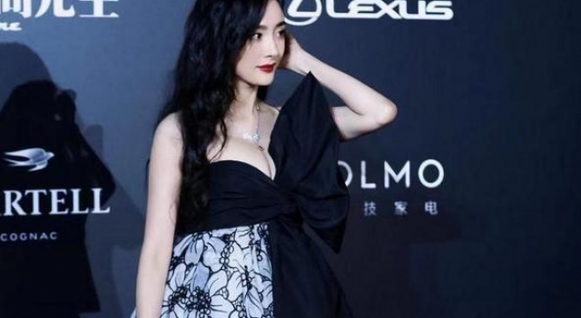 盘点8大吸睛红毯：李小冉事业线一战成名，吴宣仪半透视又纯又欲
