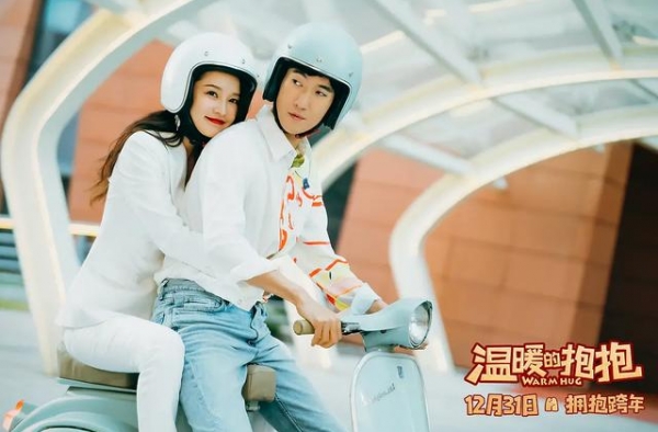 「小影爱吐槽」《温暖的抱抱》——网友竟称其如坐针毡，如芒刺背