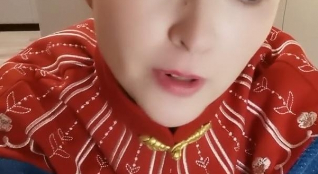戴娇倩离婚了？拍段子自称单身被疑婚变，富商老公曾苦追她11年