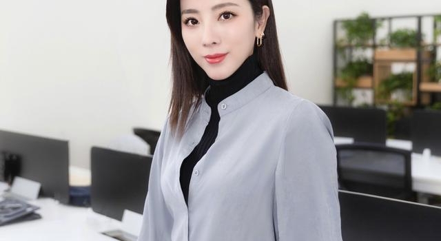 李思思：有凡尔赛的幸运，也有独自承受的焦虑丨人物