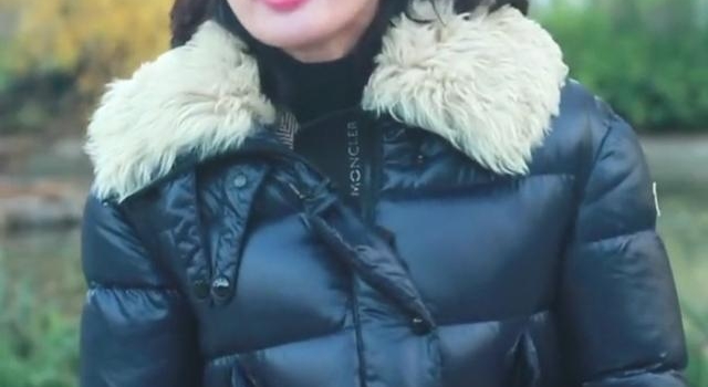 前央视主持人刘芳菲遭恶评，霸气回怼被嘲格局低，43岁仍很年轻