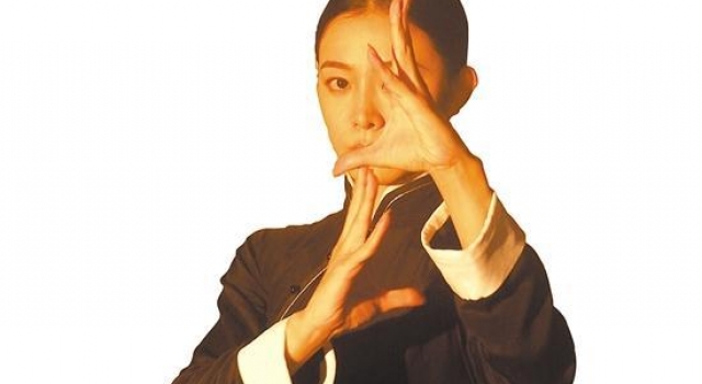 华宵一：我想成为万花筒，每一面都闪着不同的光
