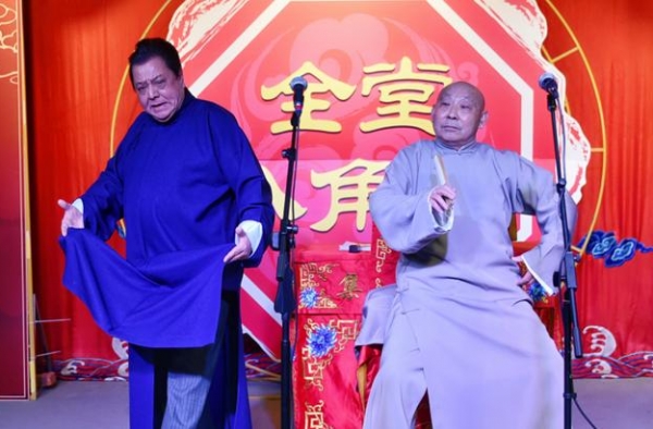 相声泰斗李金斗再登台评价不佳，面部松弛大走样，曾因洗脚被敲诈
