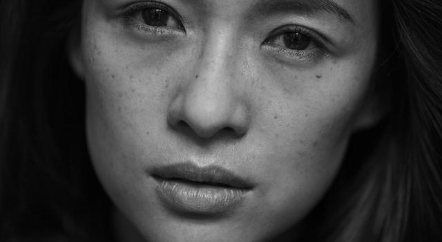 章子怡不得不“装”少女