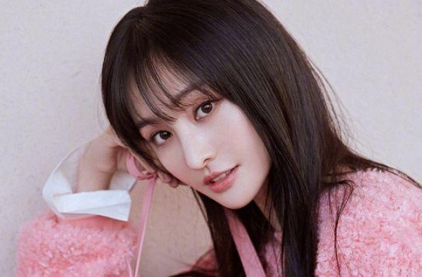 深陷海外代孕弃养风波，“疯癫”郑爽何以成为娱乐圈顶流