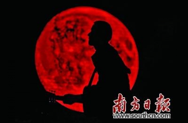 五条人：转动那个地球仪