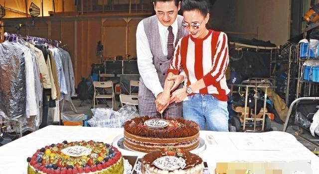 太甜了！周润发夫妇相处模式曝光，冷战一日就停凭实力宠妻