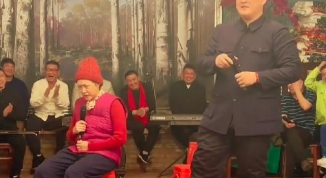 赵本山儿子模仿爸爸演“黑土”，一举一动似本尊，杨树林笑到后仰